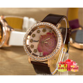 Mode Graceful Rose Pattern Crystal Exquisite Watch Cestbella Cadeaux spéciaux Lady &#39;s Watch